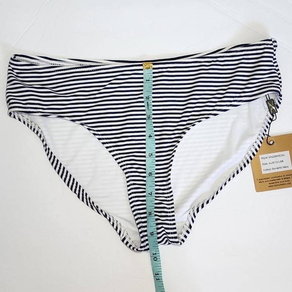 NIPTUCK SORRENTO NAVY STRIPED SWIM SET/ PLEASE CHECK BIKINI IS SIZE 6/TOP SZ 4 - Picture 5 of 12